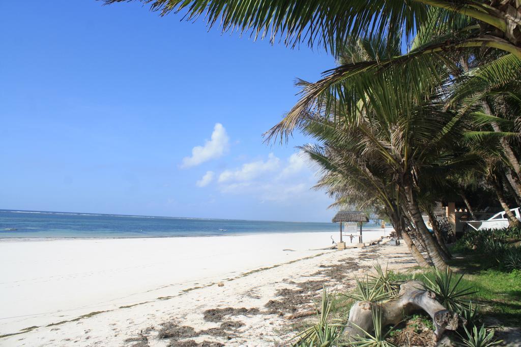 Diani Marine Divers Village Diani Beach Esterno foto