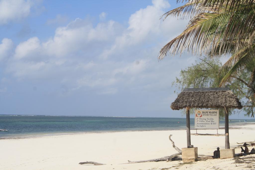 Diani Marine Divers Village Diani Beach Esterno foto